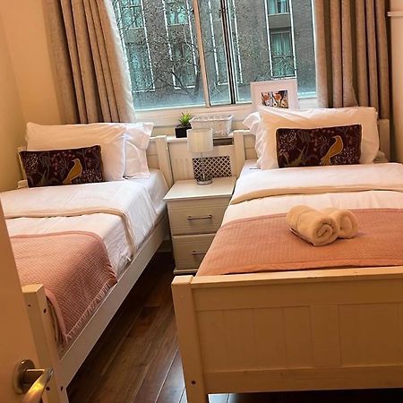 Lovely 3 Bedroom Apartment Лондон Екстериор снимка
