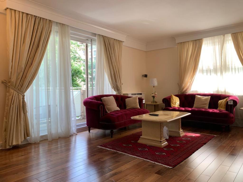 Lovely 3 Bedroom Apartment Лондон Екстериор снимка